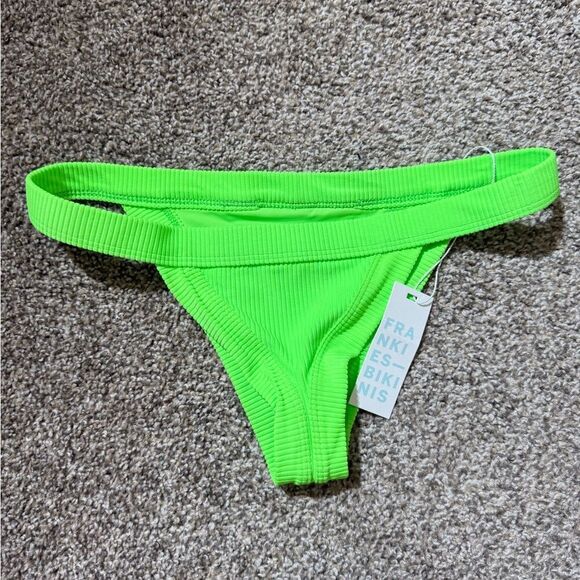 Frankie’s Bikini - Picture 2 of 3